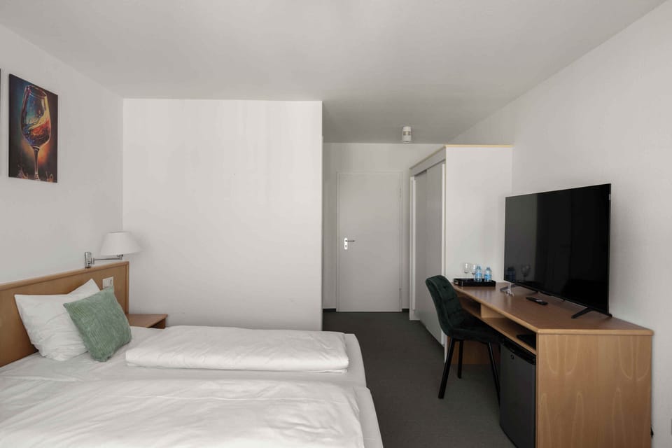 Classic Double Room, Garden View | Desk, laptop workspace, free WiFi, bed sheets