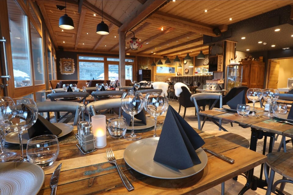 Apartment | Dining