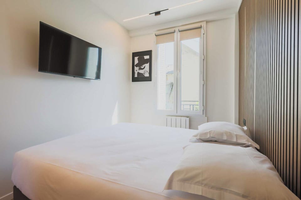Apartment | 1 bedroom, laptop workspace, bed sheets