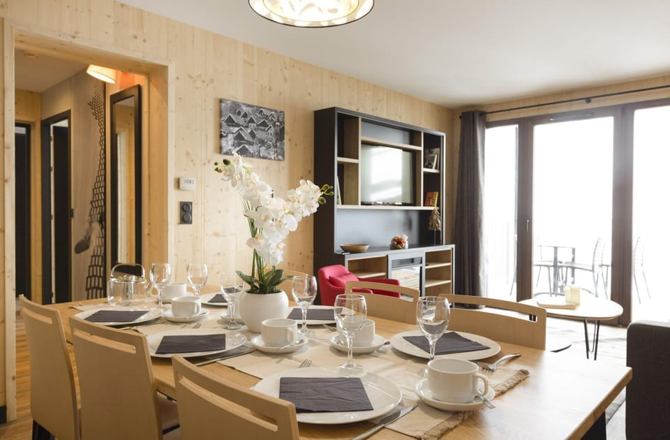 Apartment | Dining