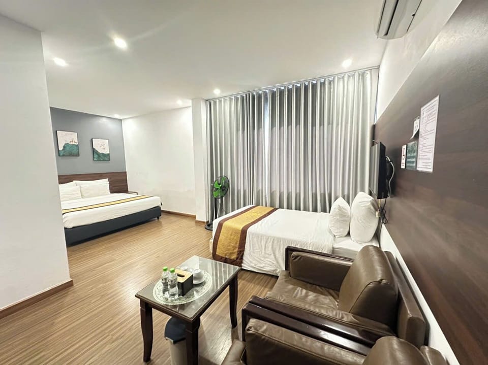 Luxury Room, City View | Hypo-allergenic bedding, memory foam beds, minibar, free WiFi