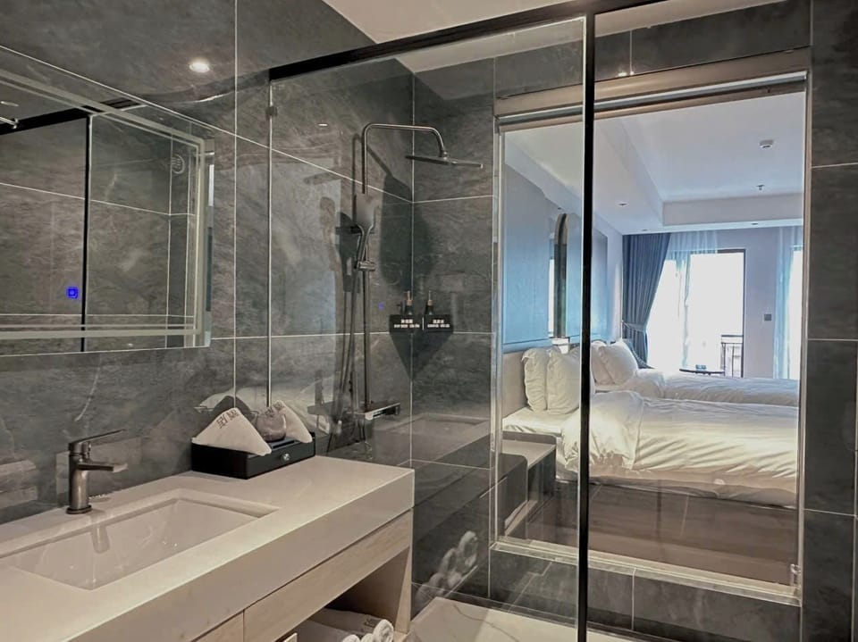 Standard Double or Twin Room, Balcony, Pool View | Bathroom | Hair dryer, towels, soap, shampoo