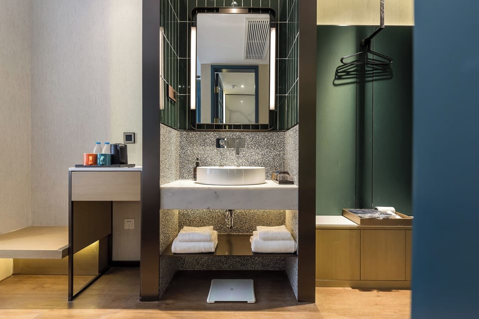 Triple Room | Bathroom sink