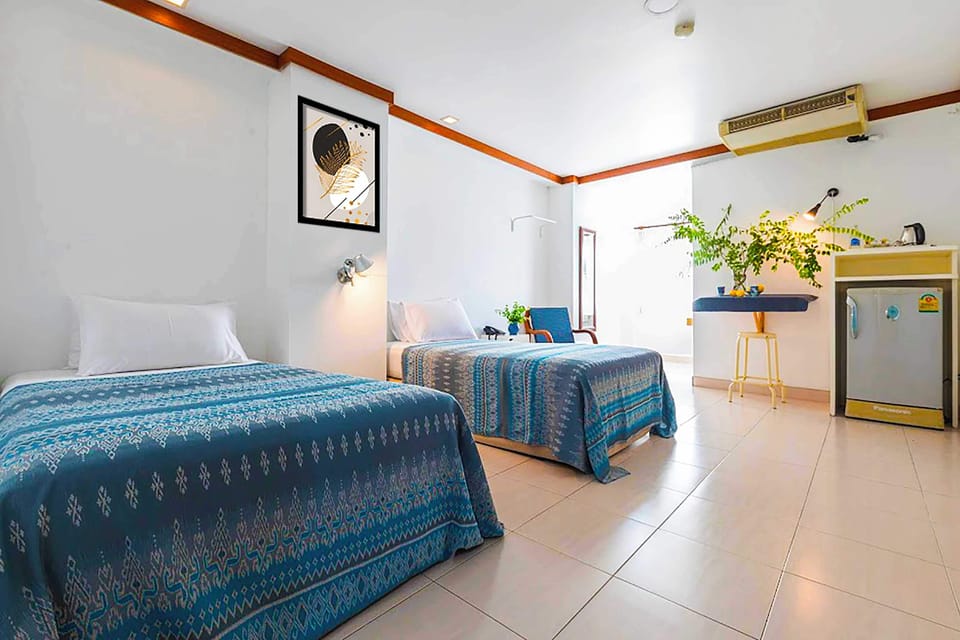 Superior Twin Room | Minibar, desk, free WiFi, bed sheets