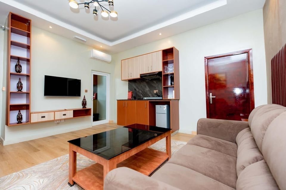 Junior Studio Suite | Minibar, in-room safe, WiFi (free)