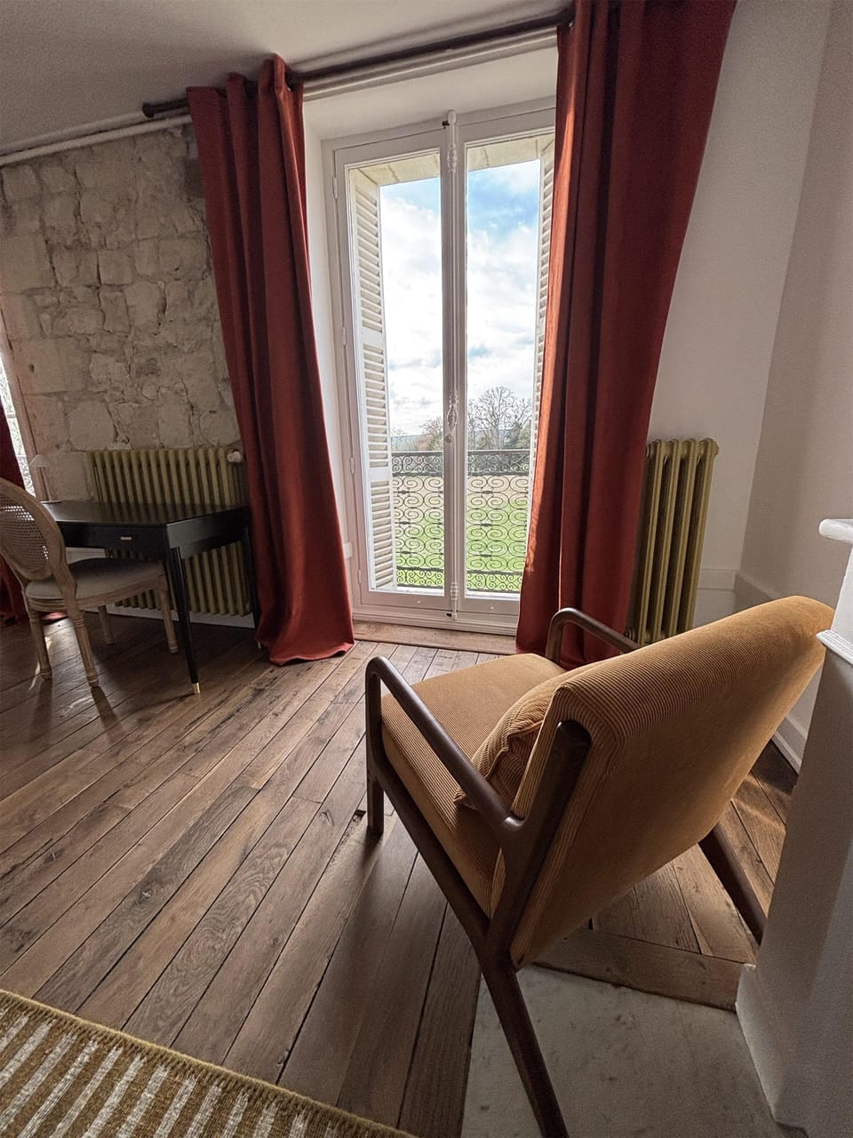 Deluxe Room, 1 King Bed, Park View | Free WiFi