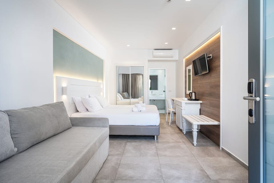 In-room safe, soundproofing, free cribs/infant beds, bed sheets