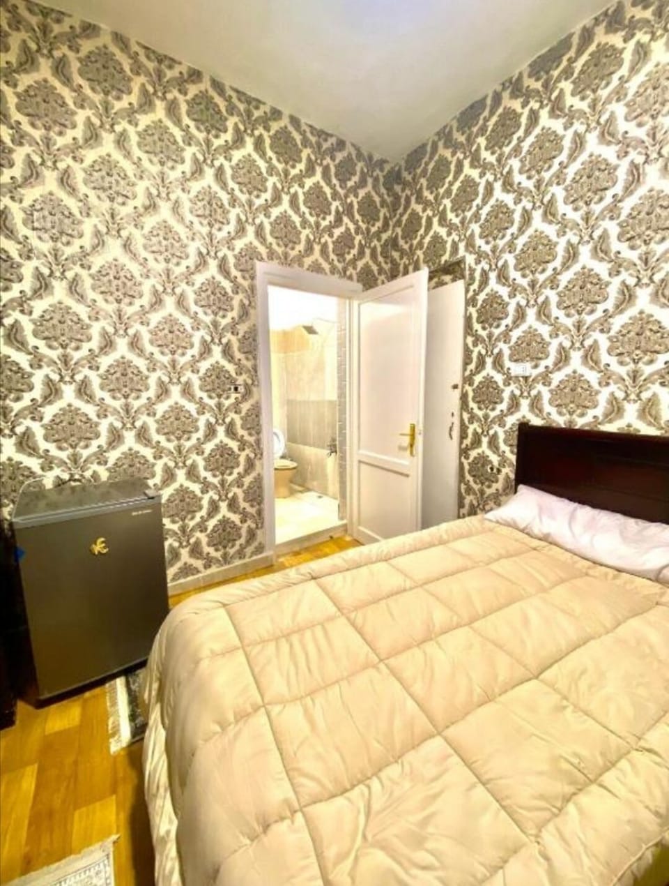 Deluxe Twin Room, Mountain View | Soundproofing, free WiFi