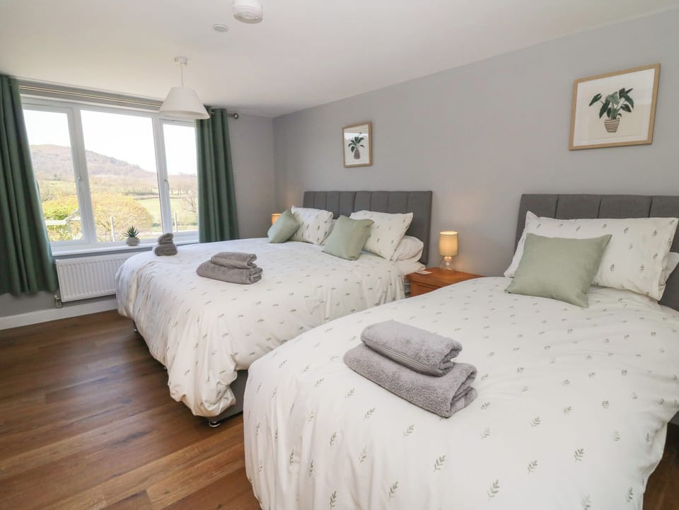Curtau Cottage in Wales