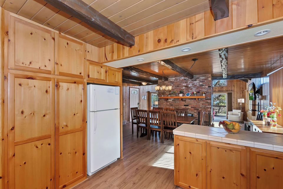 House, Multiple Beds, Patio (Acorn Acres) | Dining