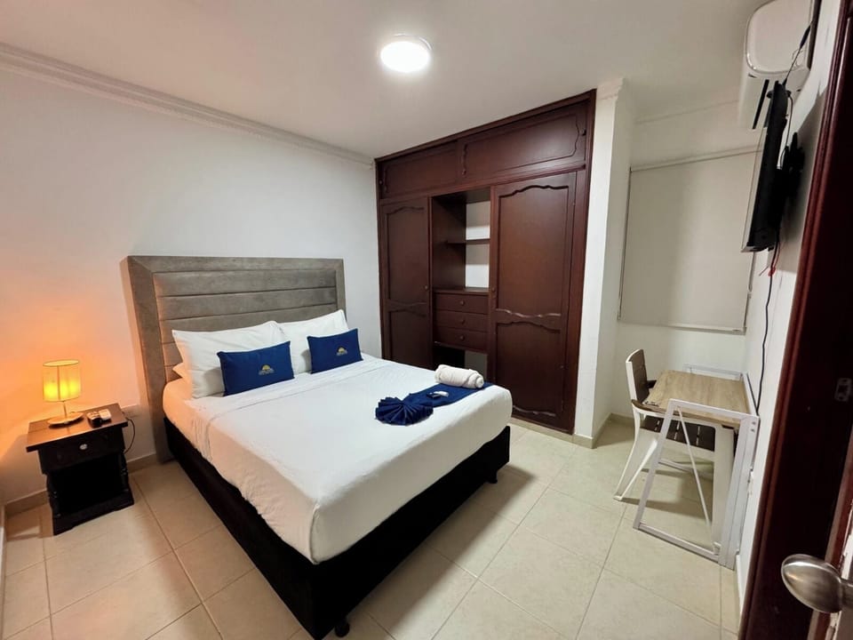 Comfort Double Room, 1 Bedroom | Down comforters, laptop workspace, free WiFi, bed sheets