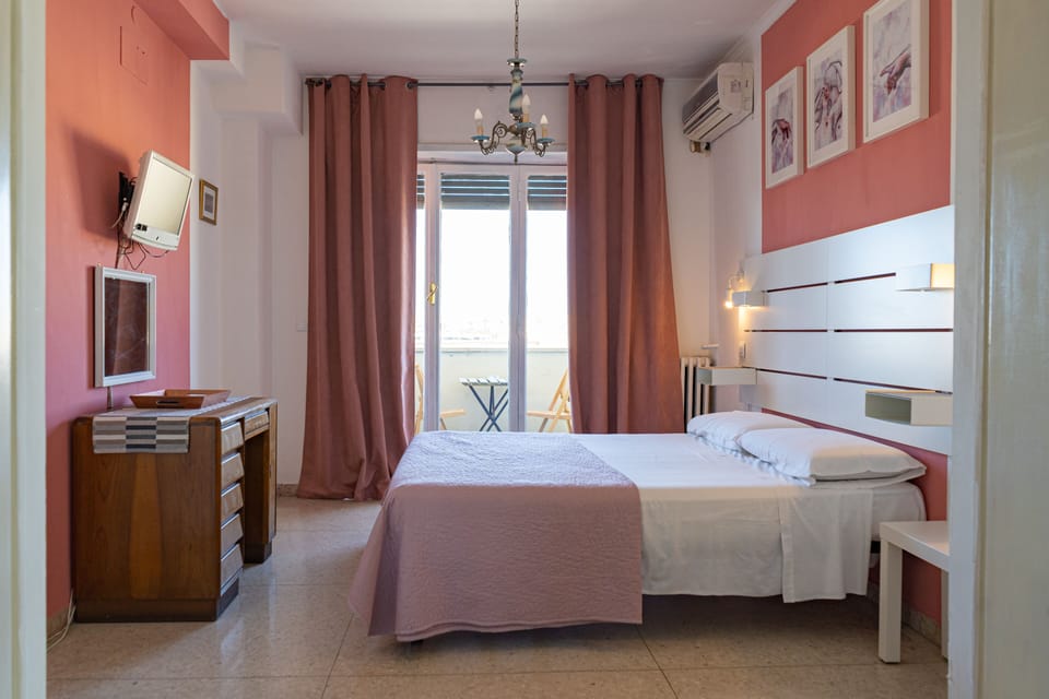 Basic Double Room, 1 Double Bed, Private Bathroom | WiFi (free), bed sheets