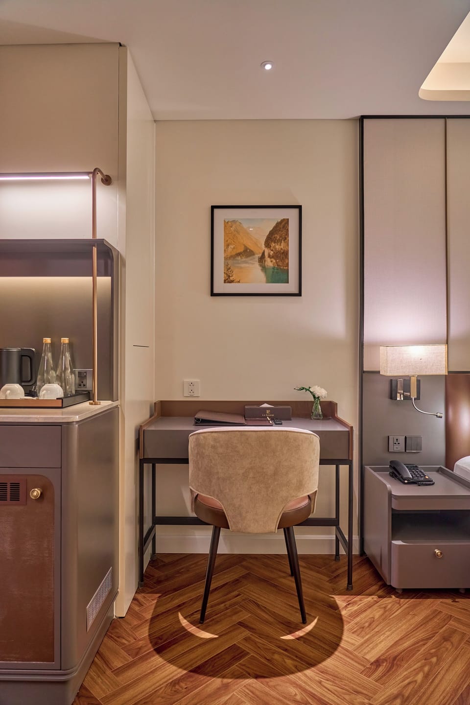 Deluxe Double or Twin Room - Afternoon Tea on Sky Beach | In-room safe, desk, laptop workspace, blackout drapes