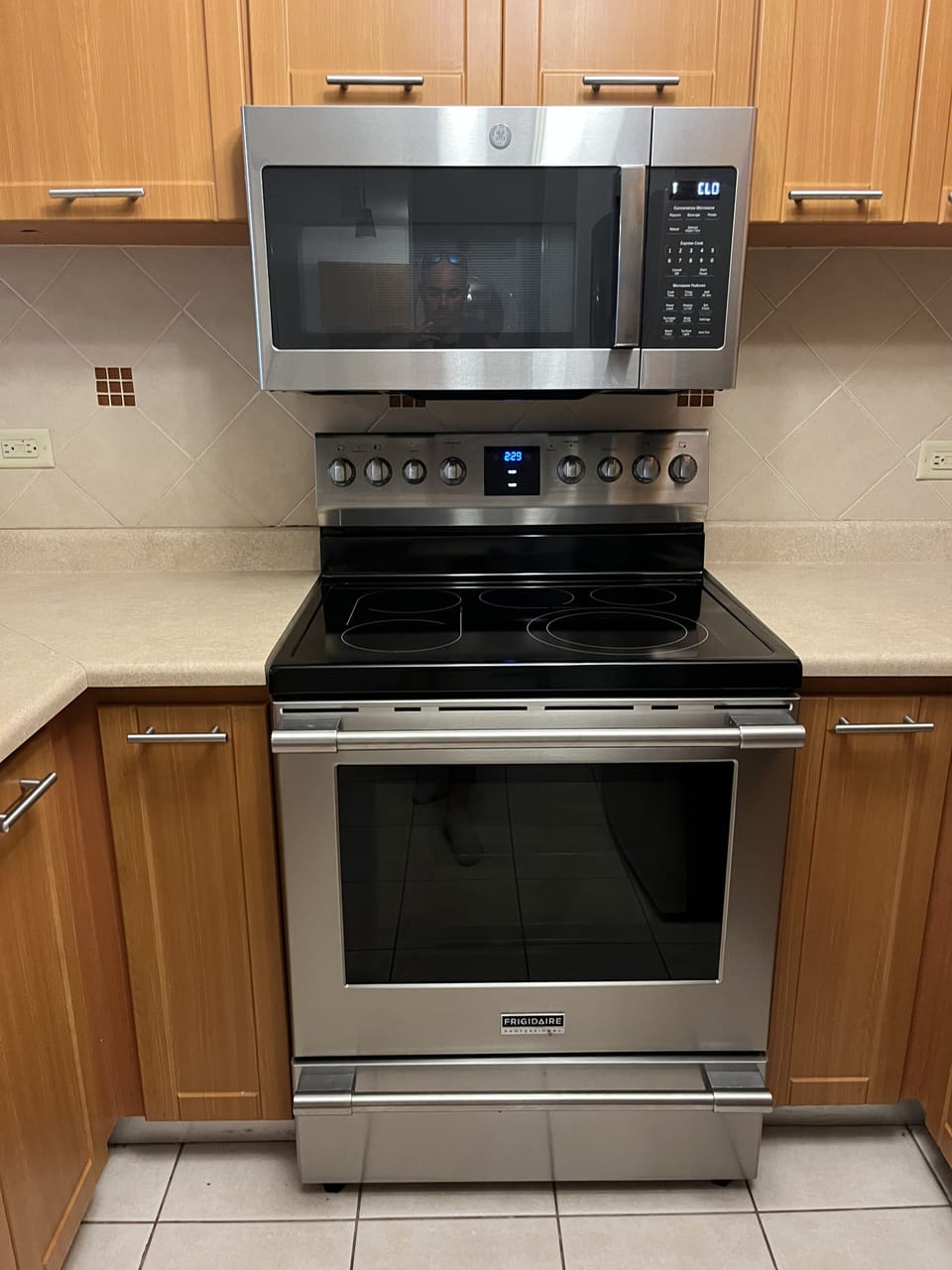 Comfort Condo, 2 Bedrooms, Poolside | Private kitchen