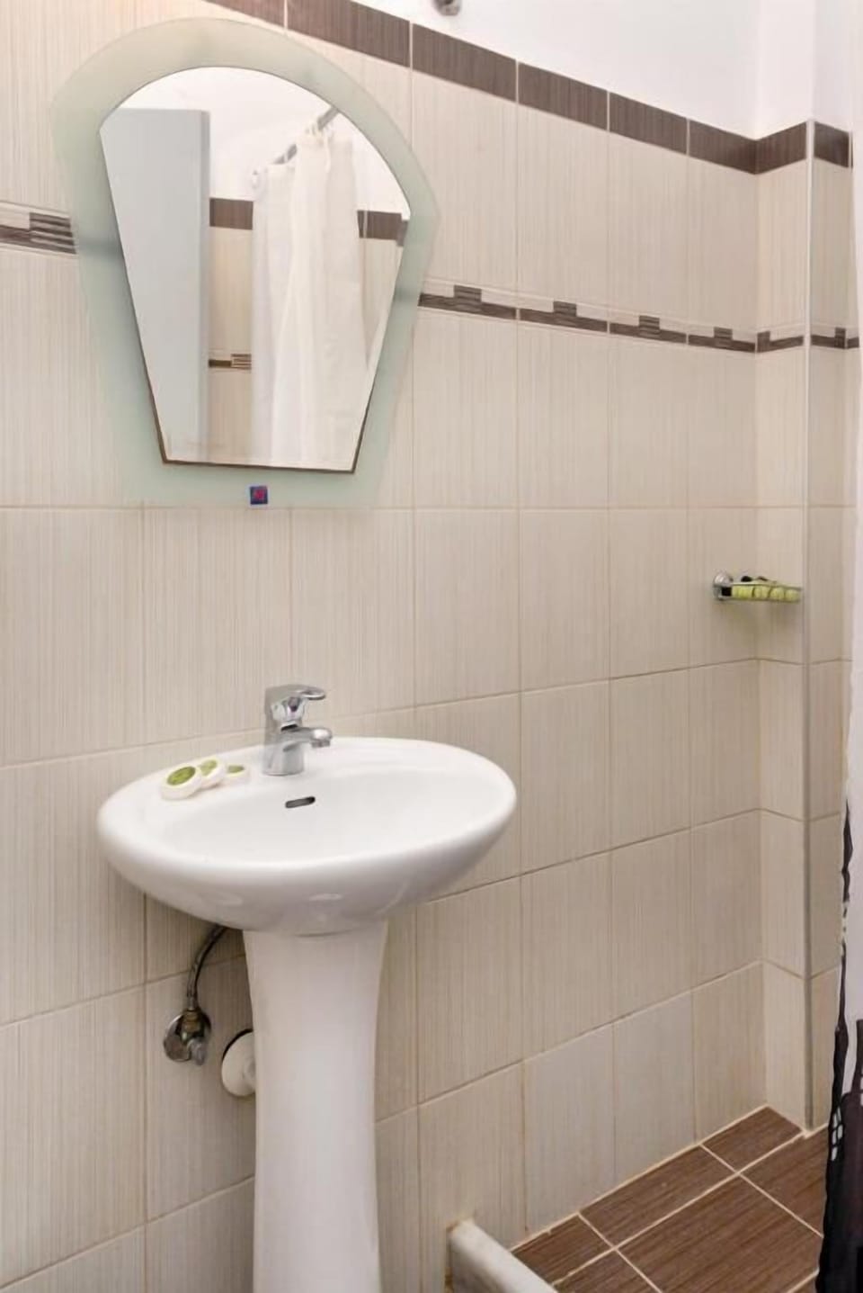 Shower, towels
