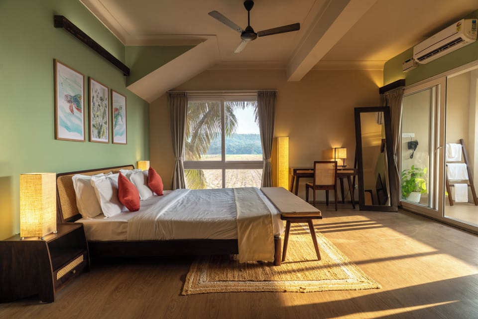 Premier Double Room, Balcony, Garden View | Soundproofing, iron/ironing board, free WiFi