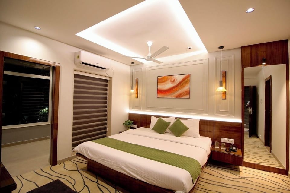 Superior Room | Egyptian cotton sheets, premium bedding, memory foam beds, free WiFi