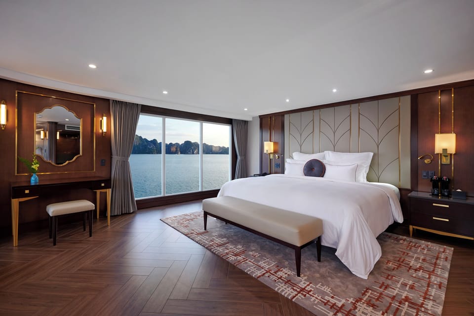 Gallery Suite Cabin | In-room safe