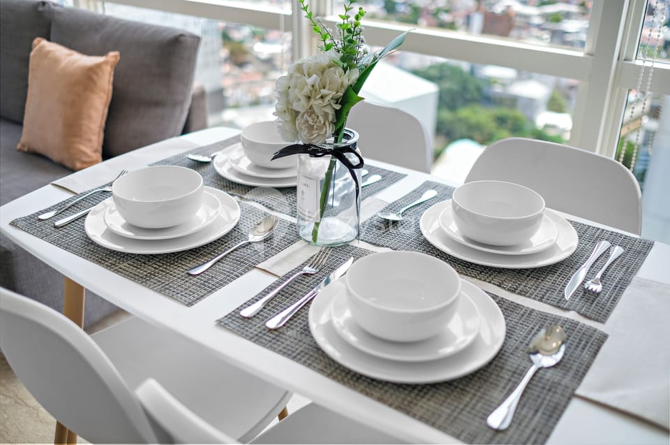 Apartment, 2 Bedrooms, City View | Dining room
