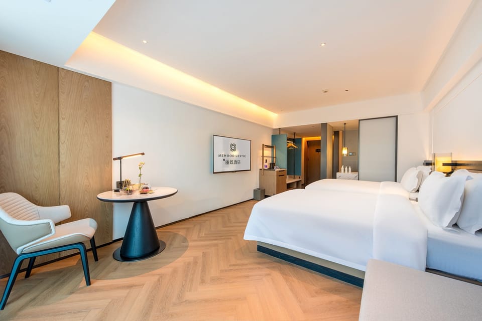 Executive Twin Room, City View | Desk, laptop workspace, blackout drapes, soundproofing