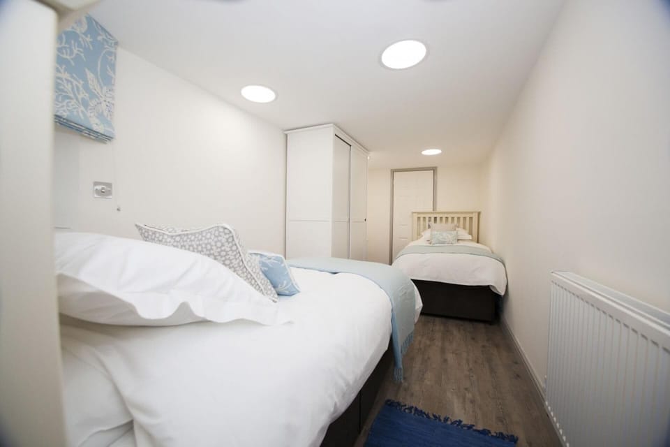 Cottage | 2 bedrooms, free WiFi, bed sheets