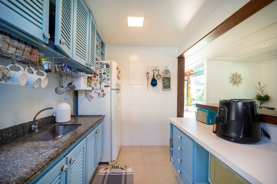 Deluxe House, 4 Bedrooms, Air conditioning | Private kitchen | Fridge, microwave, oven, stovetop