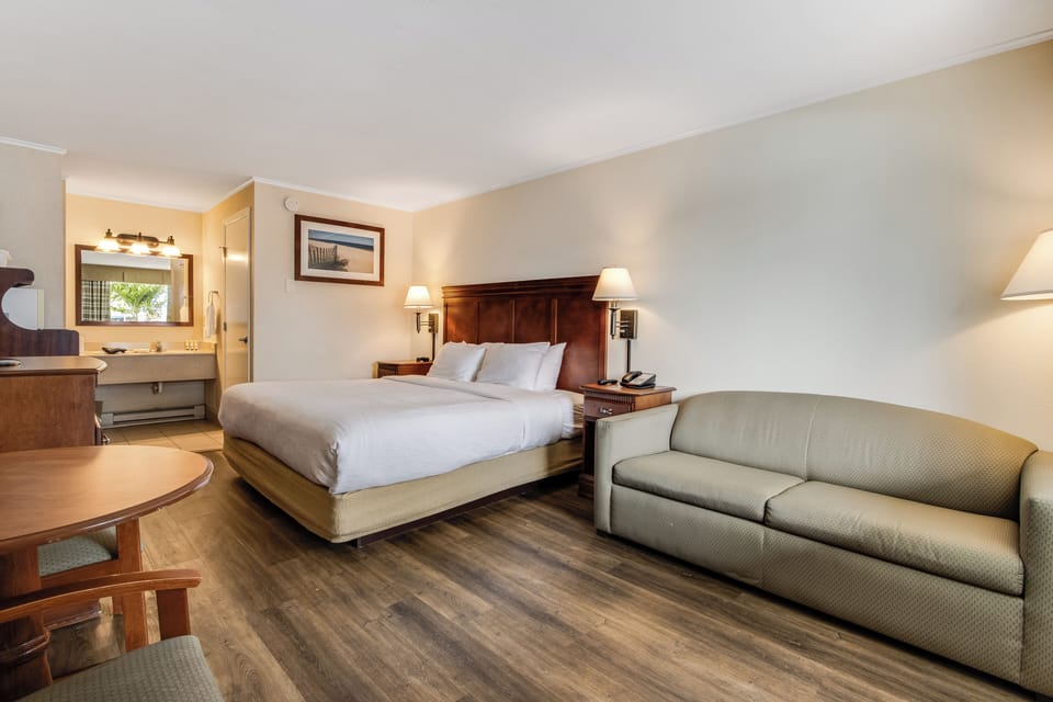 Iron/ironing board, free WiFi