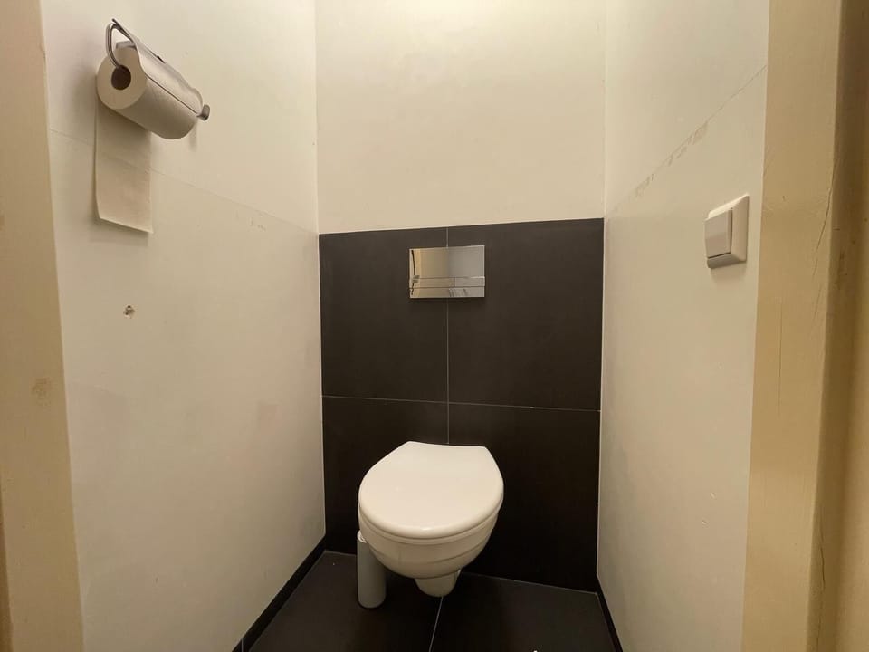 Studio | Bathroom