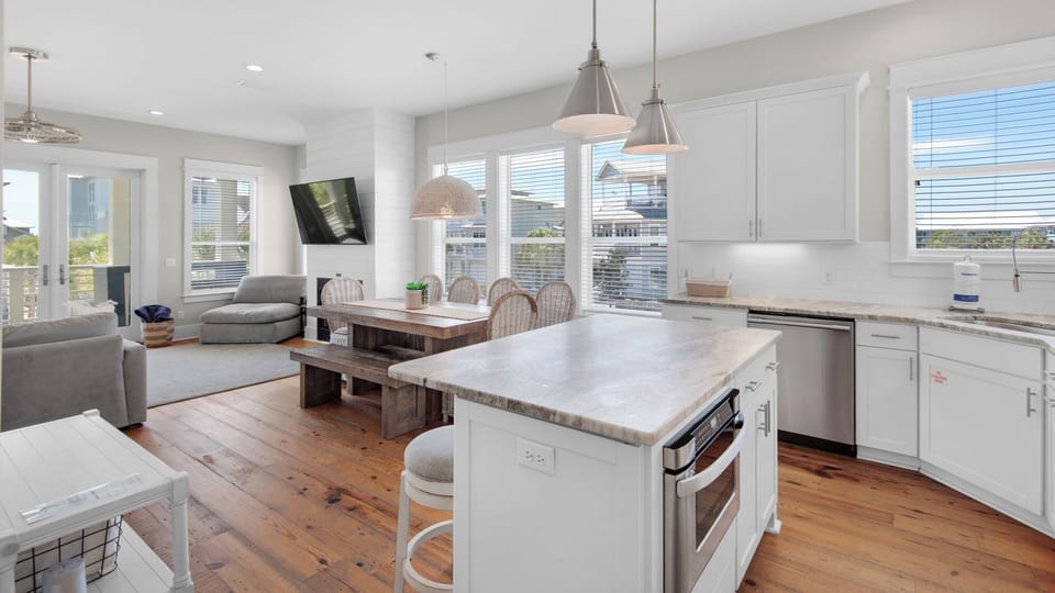 House, Multiple Beds, Balcony, Garden View (The Bee's Knees) | Private kitchen | Fridge, microwave, oven, stovetop