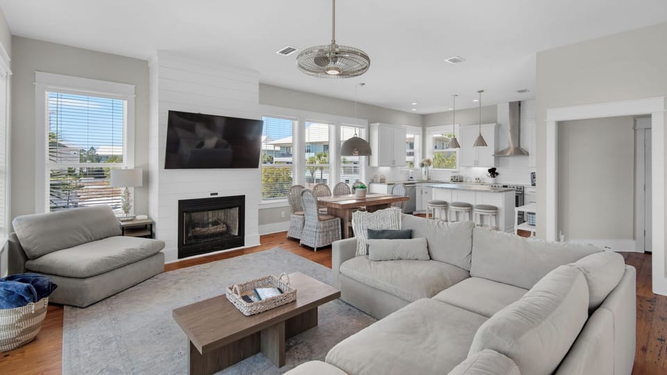 House, Multiple Beds, Balcony, Garden View (The Bee's Knees) | Living area | 55-inch flat-screen TV with digital channels, fireplace