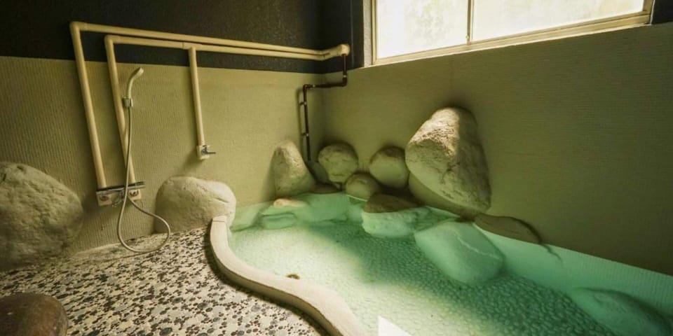 Slippers, towels