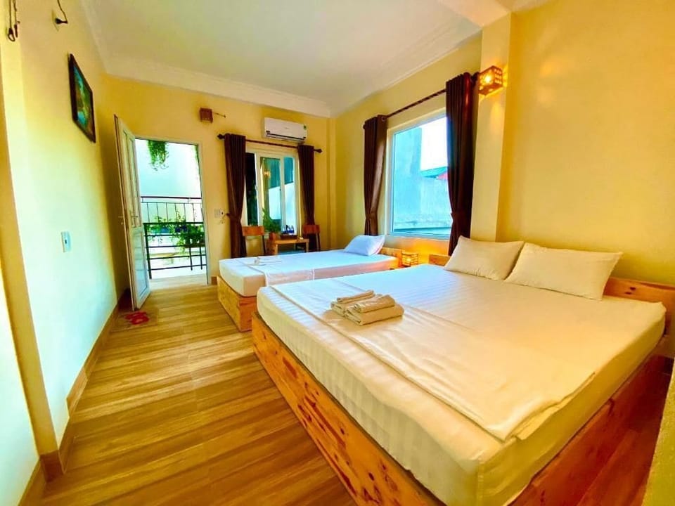 Family Room | Soundproofing, free WiFi