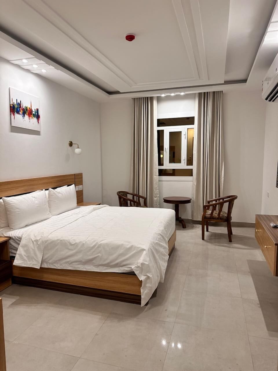 In-room safe, desk, laptop workspace, iron/ironing board (on request)
