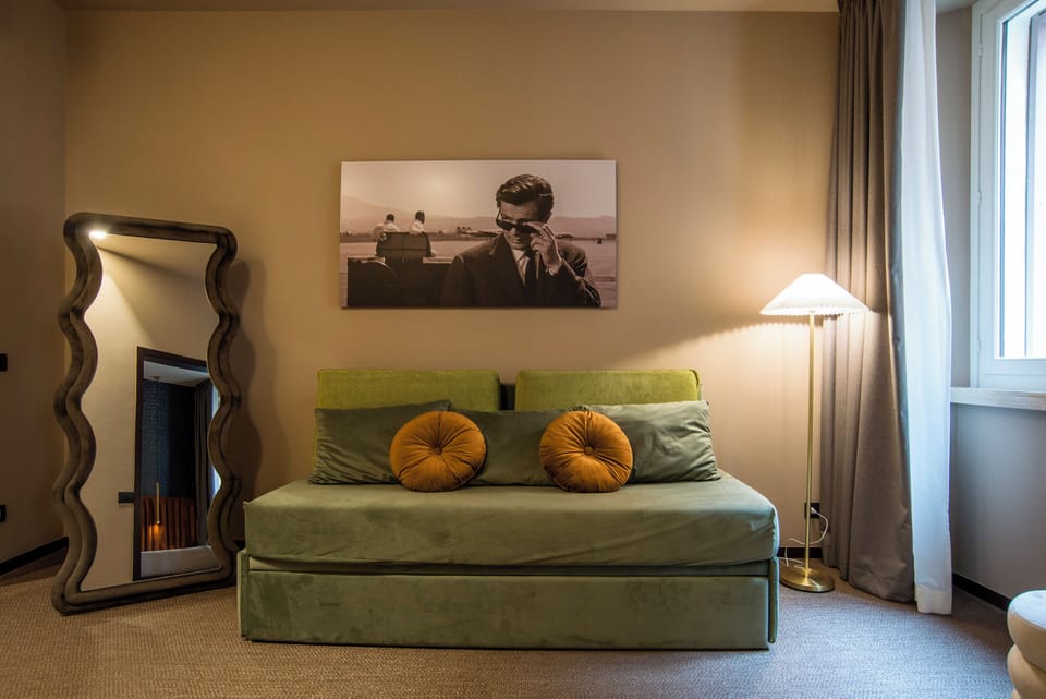 In-room safe, WiFi (free)