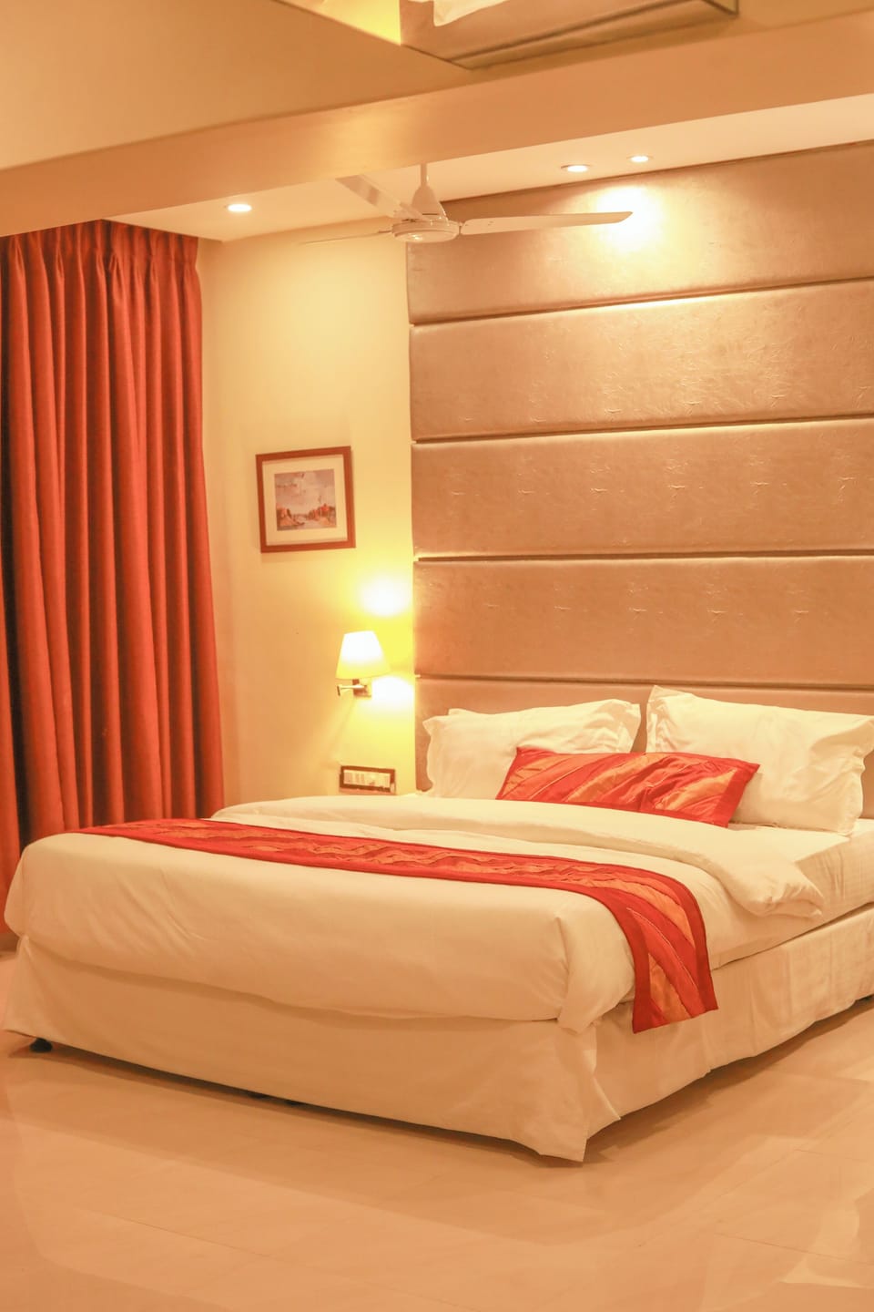 Superior Room | Desk, iron/ironing board, free WiFi, bed sheets