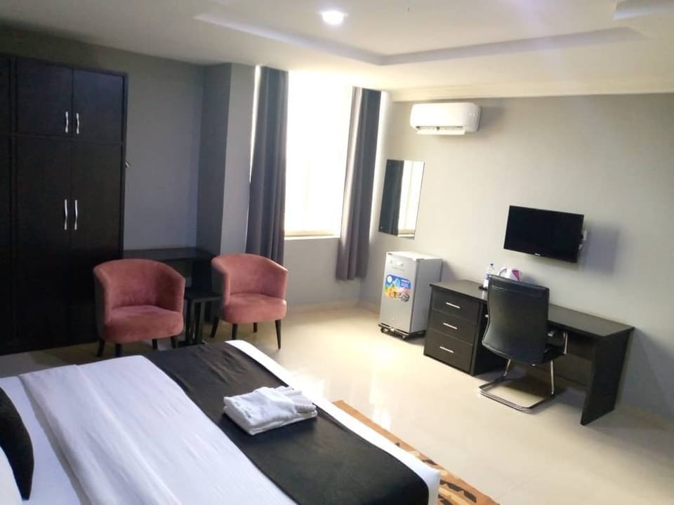 Deluxe Room | Desk, laptop workspace, free WiFi