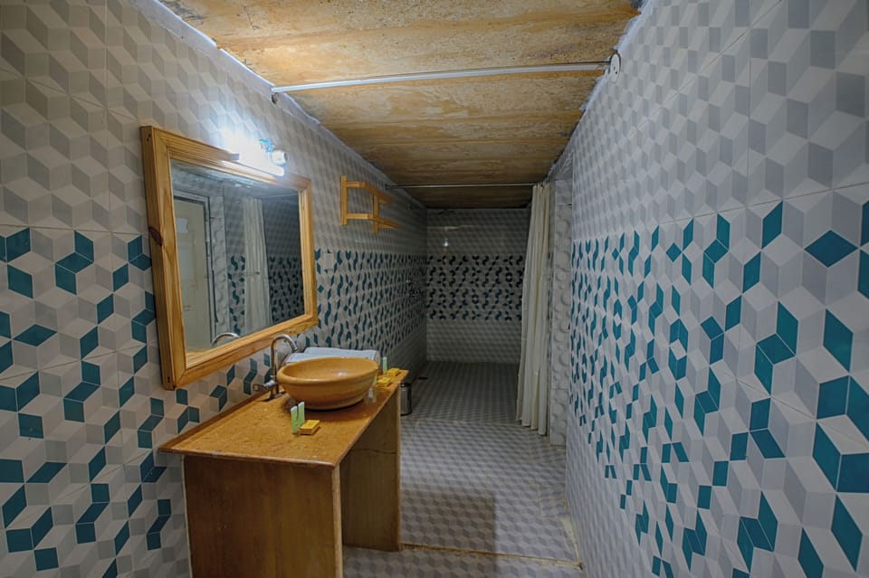 Standard Double Room, Balcony, Desert View | Bathroom | Free toiletries, hair dryer, slippers, towels