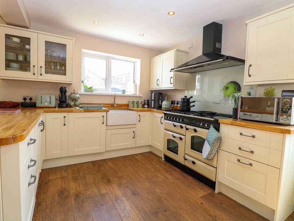 Fridge, microwave, dishwasher, toaster