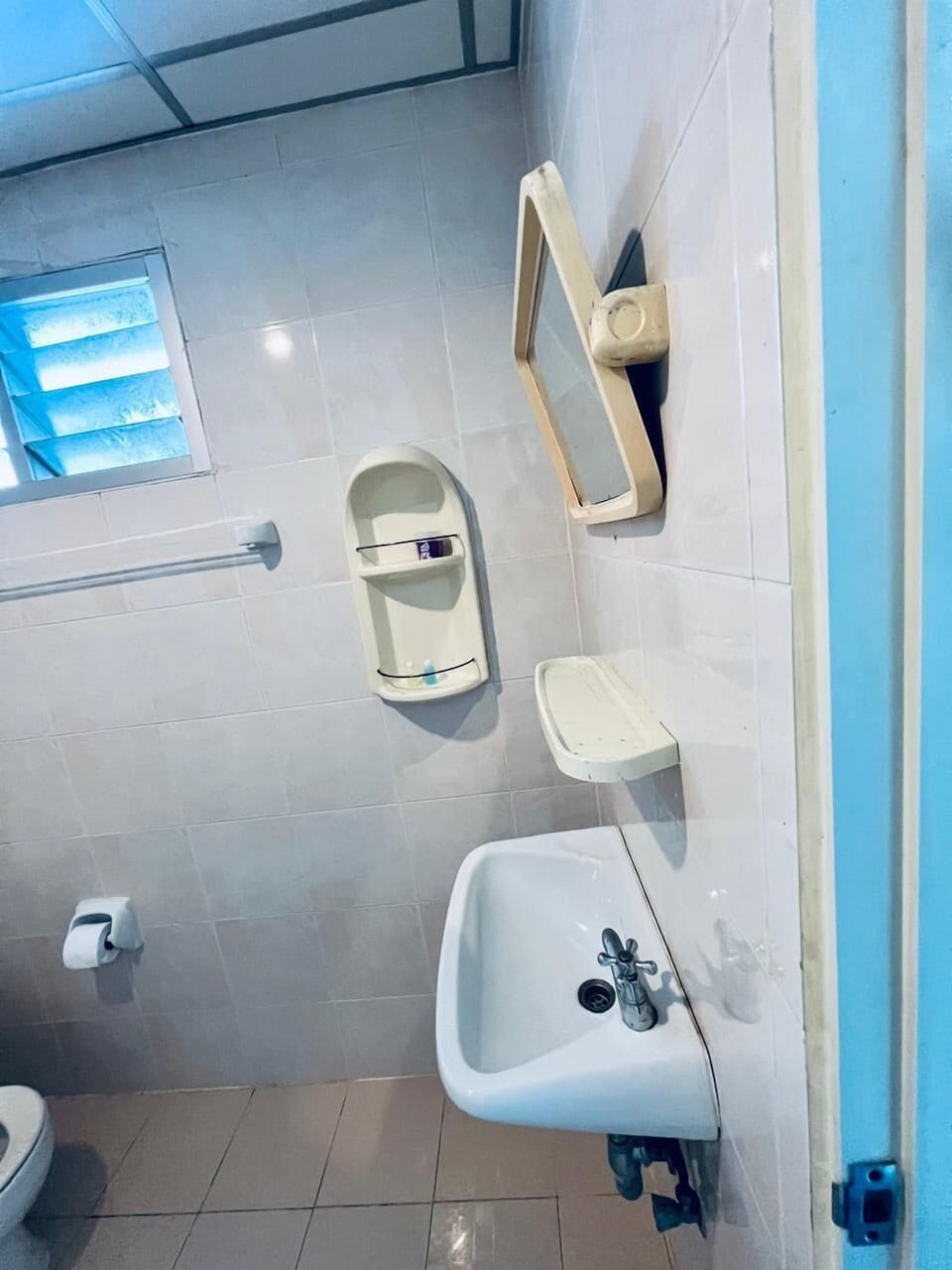Deluxe Double Room, Balcony | Bathroom | Shower, free toiletries, slippers, towels