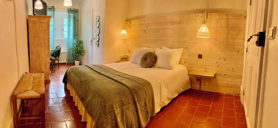 Classic Room | Iron/ironing board, free WiFi, bed sheets