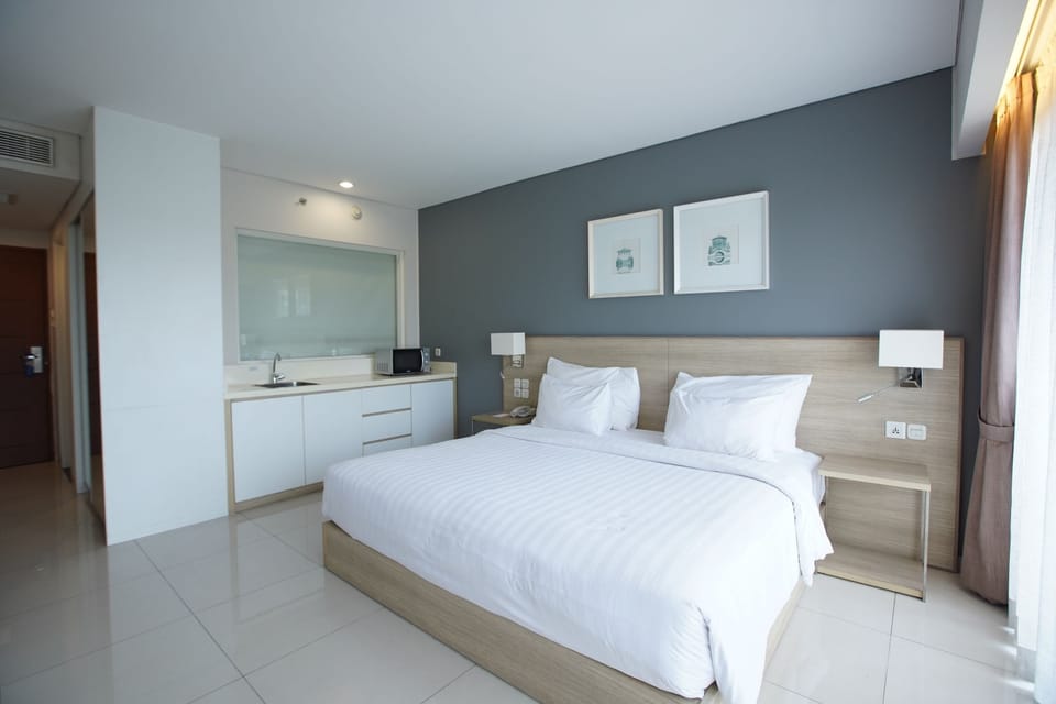 Deluxe Room | In-room safe, desk, blackout drapes, free WiFi