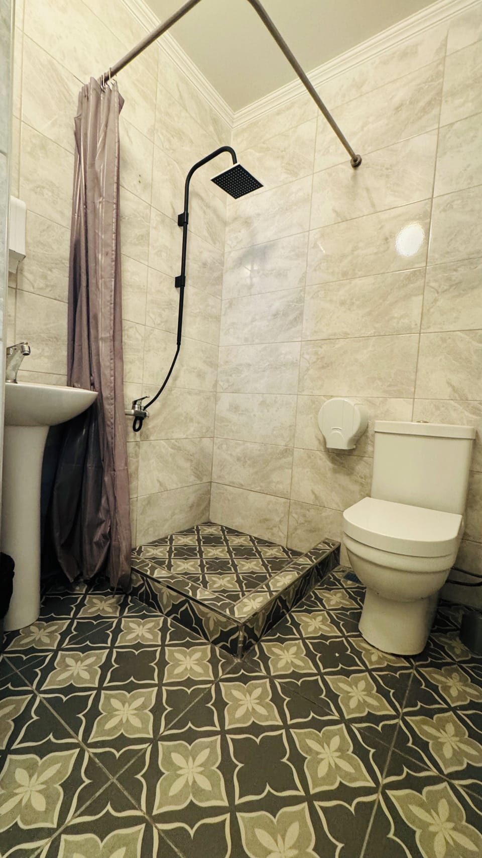 Shower, eco-friendly toiletries, hair dryer, toilet paper