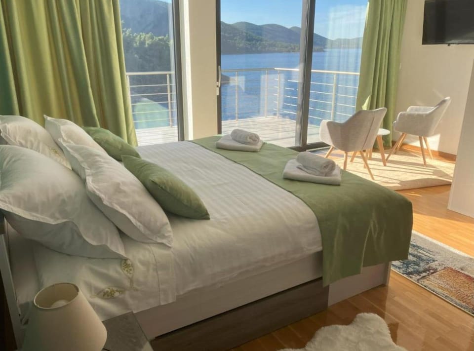 Villa (Beachfront Luxury Villa with Private ) | 4 bedrooms
