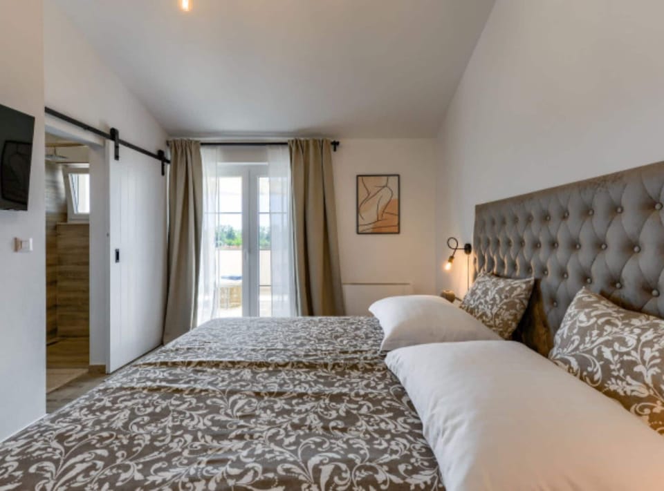 Villa (Rustic Villa Perosa With Heated Pool) | 4 bedrooms