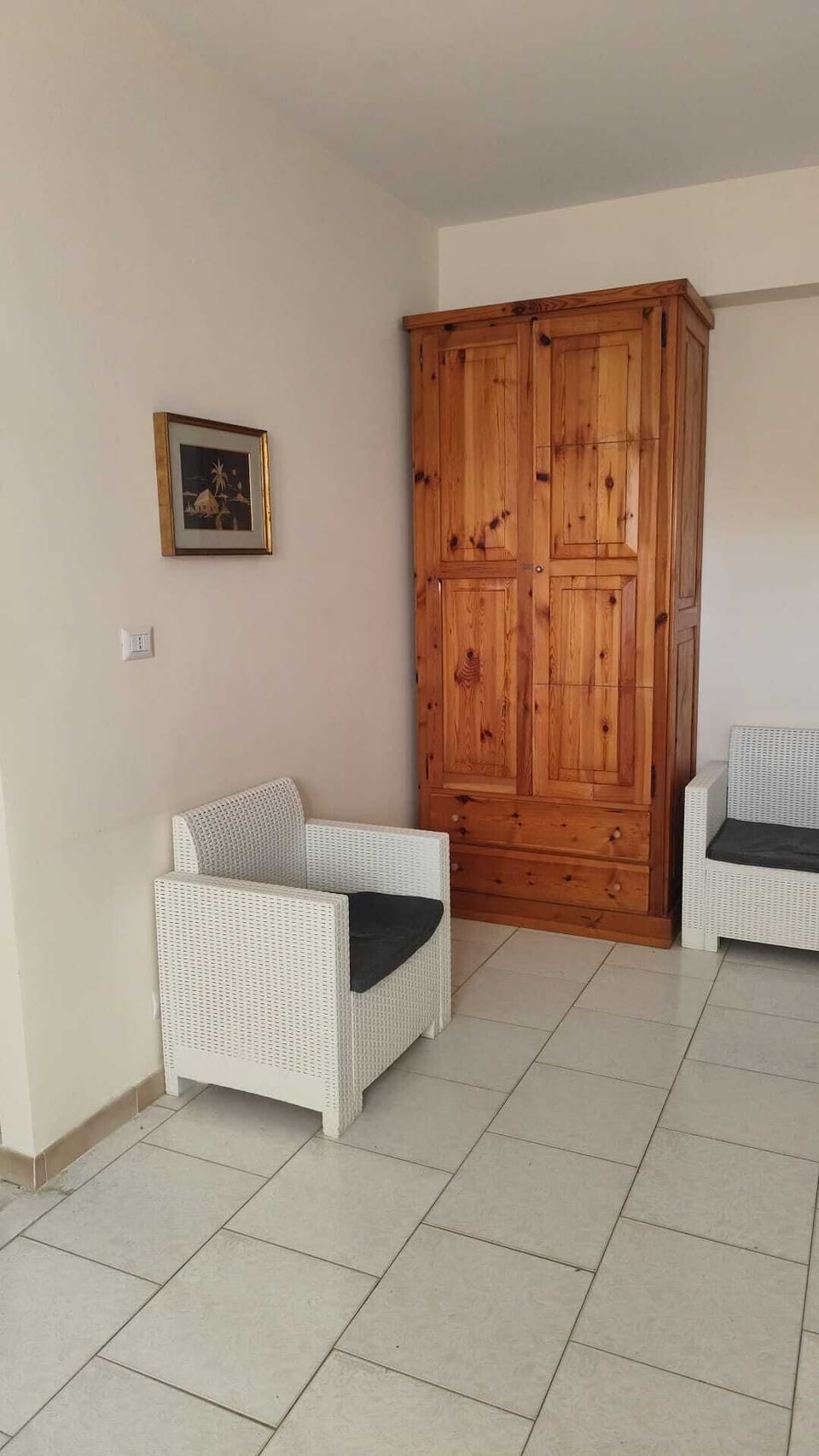 Triple Room | In-room safe, desk, WiFi (free)
