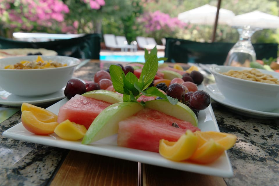 Free daily cooked-to-order breakfast