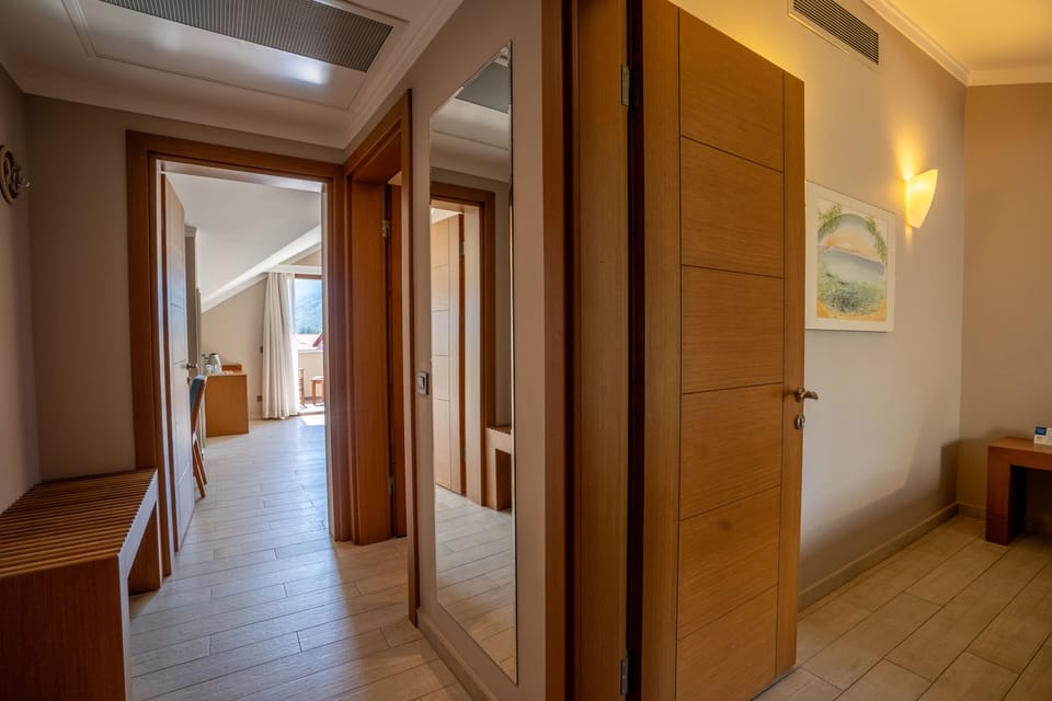 Suite | Minibar, in-room safe, desk, soundproofing