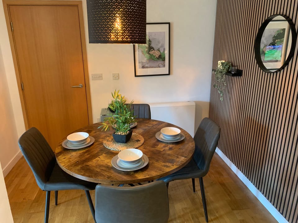 Apartment | Dining