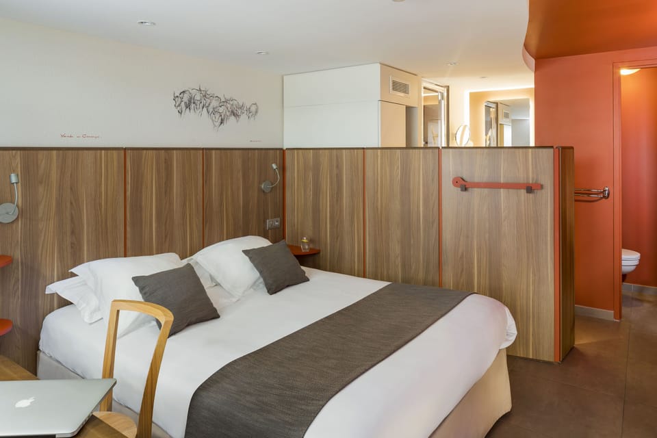 Superior Room, Courtyard View | Premium bedding, laptop workspace, blackout drapes, soundproofing