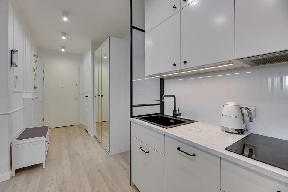 Comfort Apartment, Garden View | Private kitchen | Electric kettle, toaster
